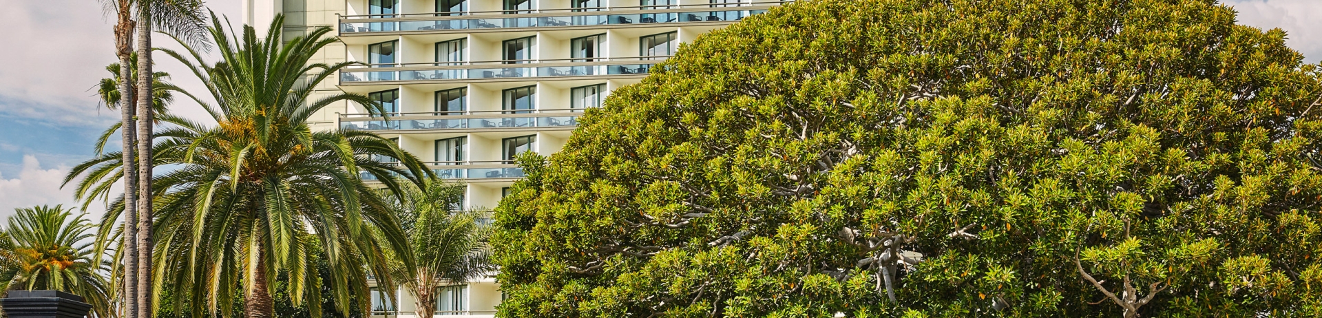 Fairmont Miramar -Exterior Shot