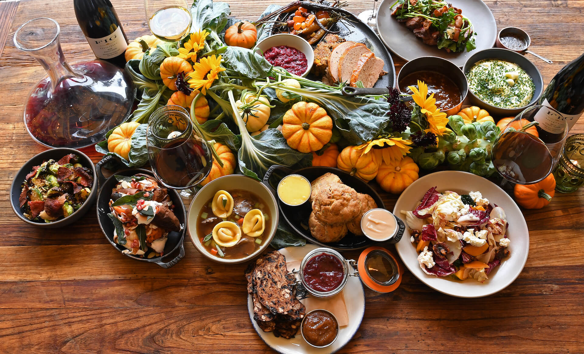 thanksgiving dinner food spread
