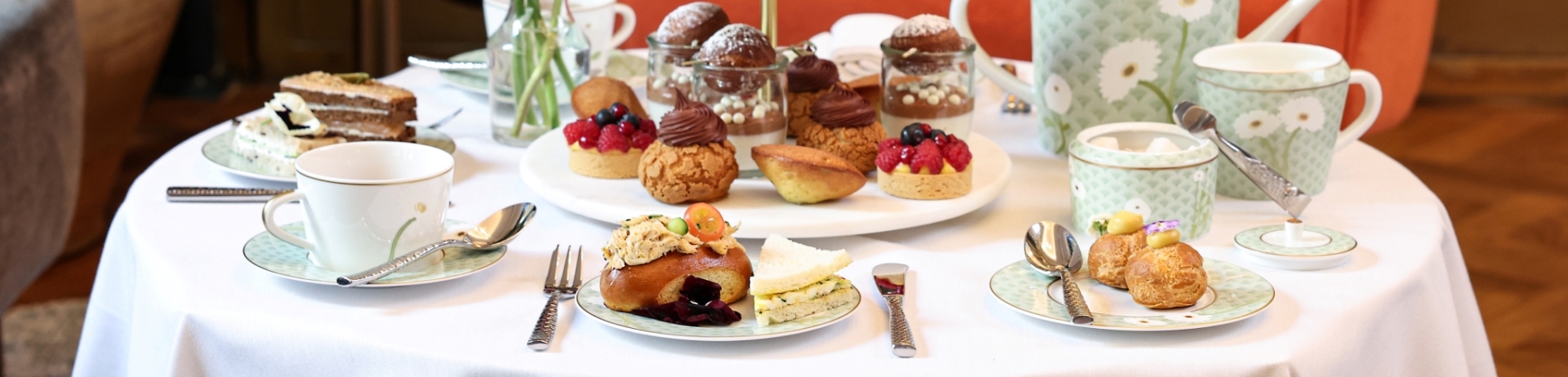 afternoon tea table set up