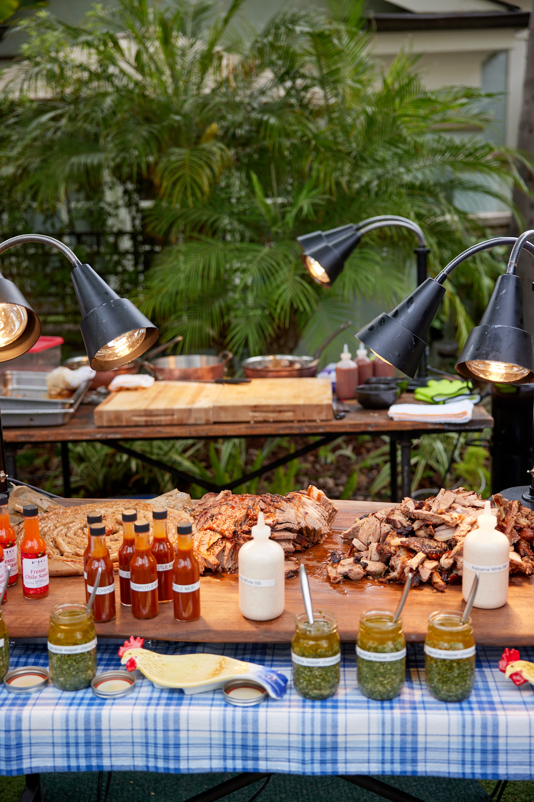 hogs food display